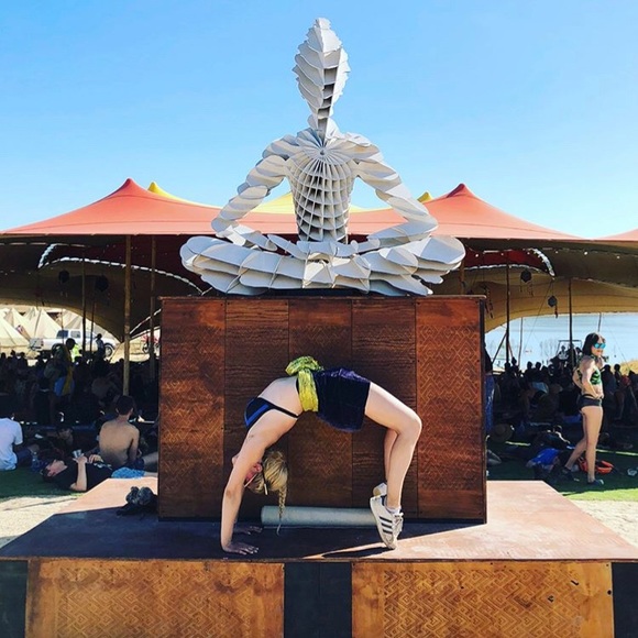 Meet your Posher, Julianne - Picture 3 of 4